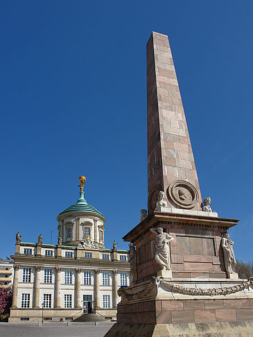 Rathaus und Obelisk - Brandenburg (Potsdam)