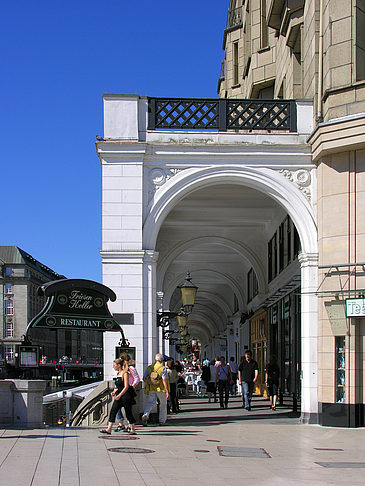 Jungfernstieg und Alster Arkaden - Hamburg (Hamburg)