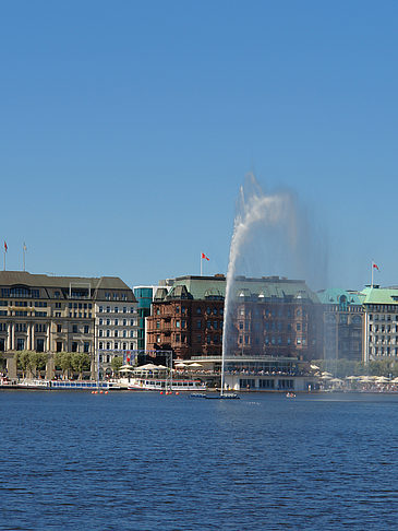 Fontäne auf der Binnenalster Fotos