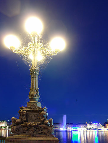 Laterne und Binnenalster - Hamburg (Hamburg)