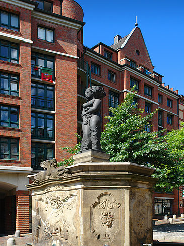 Fischmarktbrunnen Minerva - Hamburg (Hamburg)