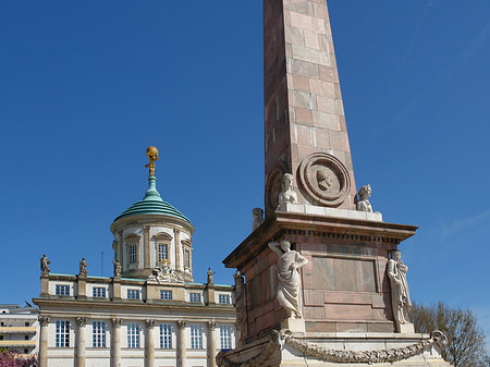 Rathaus und Obelisk - Brandenburg (Potsdam)