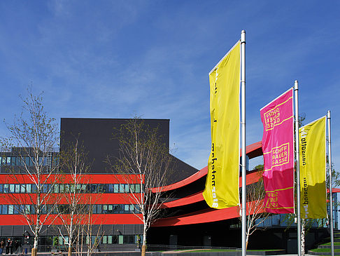 Fahnen am Theater - Brandenburg (Potsdam)