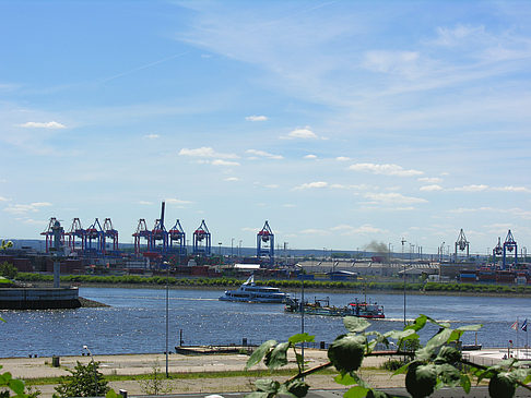 Altonaer Balkon mit Blick auf den Hafen - Hamburg (Hamburg)