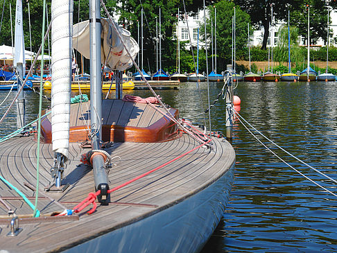 Foto Bootsverleih und Hafen auf der Außenalster