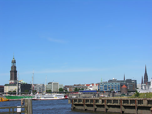 Panorama mit Hafen Foto 