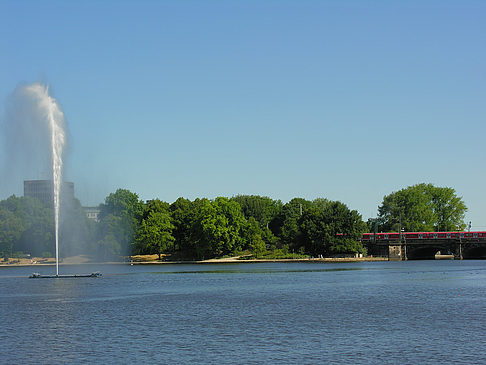 Foto Fontäne auf der Binnenalster - Hamburg