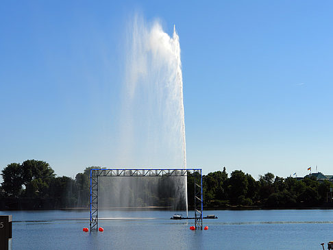 Foto Fontäne auf der Binnenalster - Hamburg