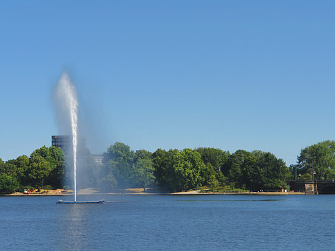 Fotos Fontäne auf der Binnenalster | Hamburg