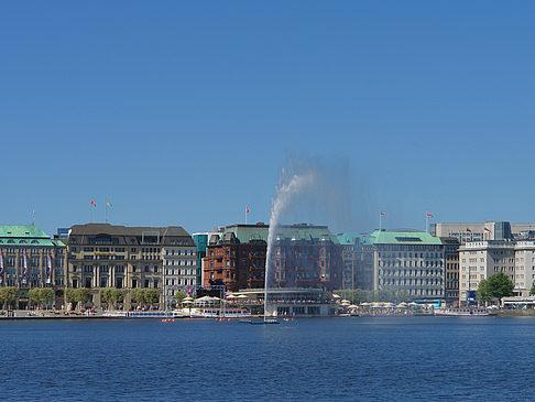 Fontäne auf der Binnenalster Fotos