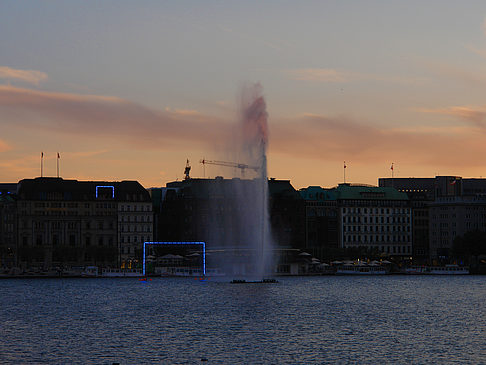 Fontäne auf der Binnenalster Foto 