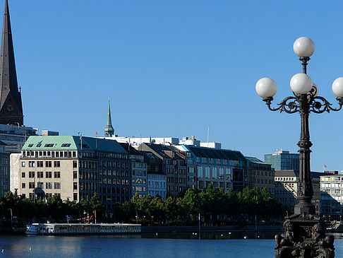 Laterne und Binnenalster Fotos