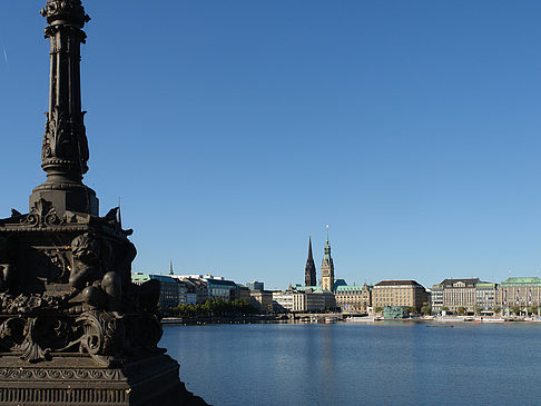 Laterne und Binnenalster Fotos