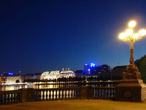 Laterne und Binnenalster Fotos