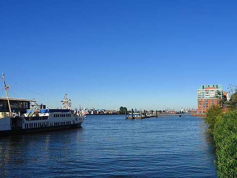 Blick auf den Hafen - Hamburg (Hamburg)