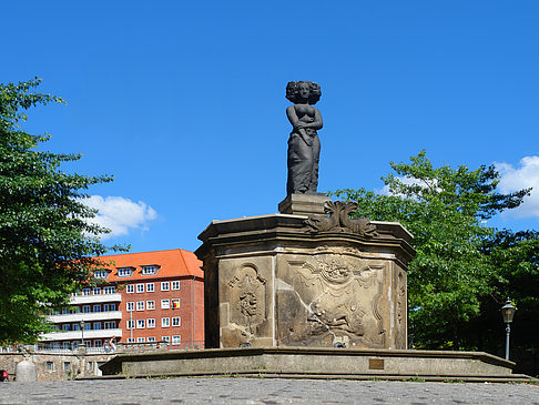 Fischmarktbrunnen Minerva - Hamburg (Hamburg)