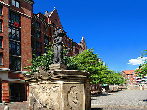 Fischmarktbrunnen Minerva - Hamburg (Hamburg)