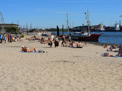 Foto Strand und Hafen von Övelgönne - Hamburg