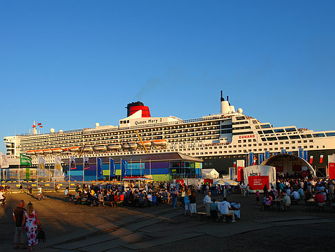 Queen Mary 2 - Volksfest