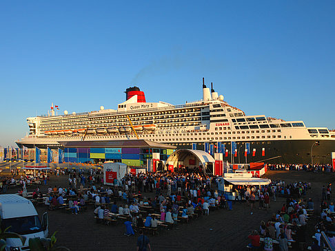 Queen Mary 2 - Volksfest - Hamburg (Hamburg)