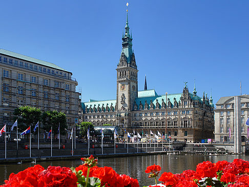 Rathaus mit Alsterfleet