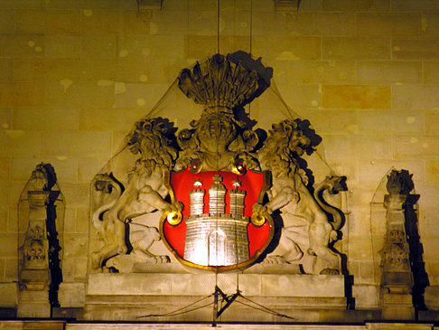 Stadtwappen am Rathaus - Hamburg (Hamburg)