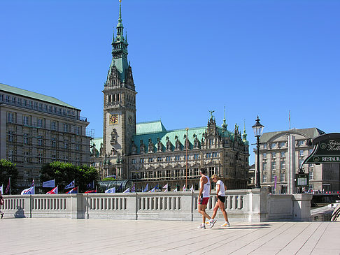 Blick auf Rathaus vom Jungfernstieg - Hamburg (Hamburg)